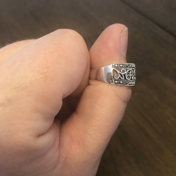 Silver marcasite ring - size 8 - Picture 2 of 2